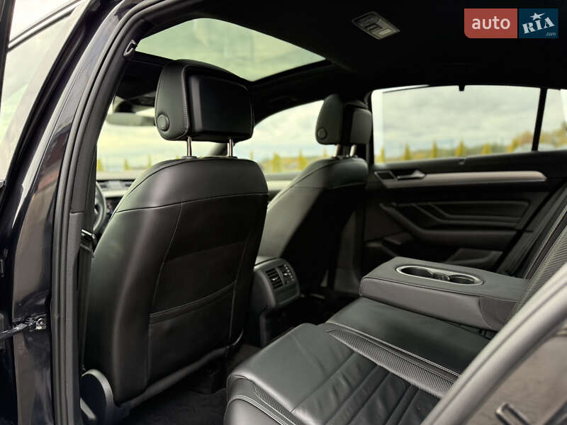 Седан Volkswagen Passat 2022 в Луцьку