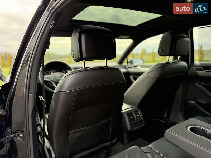 Седан Volkswagen Passat 2022 в Луцьку