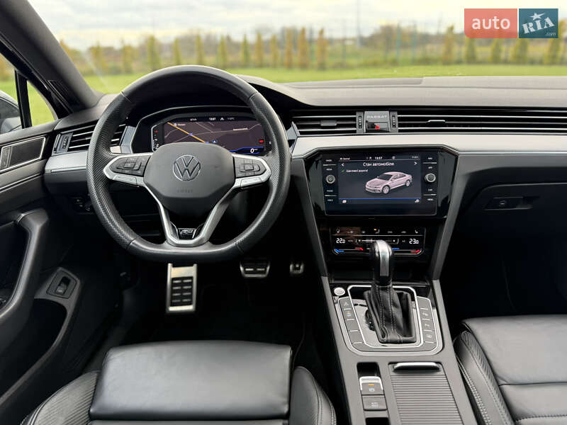 Седан Volkswagen Passat 2022 в Луцьку