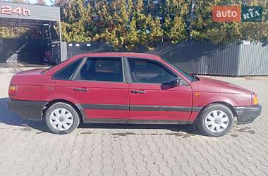 Седан Volkswagen Passat 1990 в Луцьку