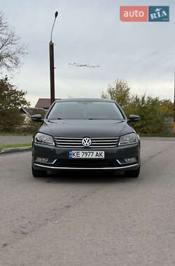 Седан Volkswagen Passat 2014 в Новомосковске