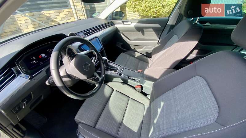 Універсал Volkswagen Passat 2022 в Тернополі