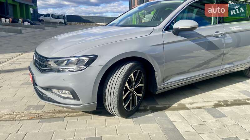 Універсал Volkswagen Passat 2022 в Тернополі