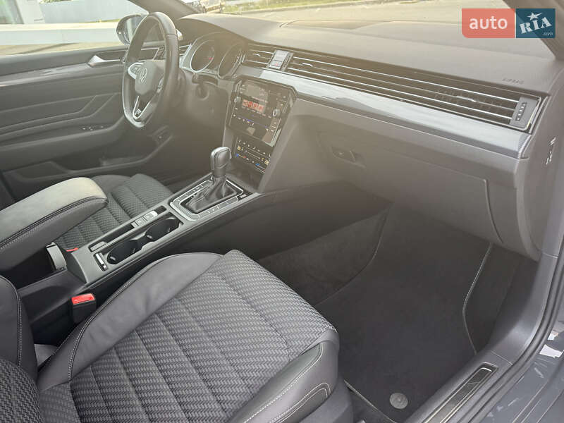 Универсал Volkswagen Passat 2021 в Луцке