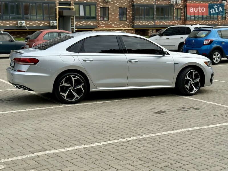 Седан Volkswagen Passat 2020 в Житомирі
