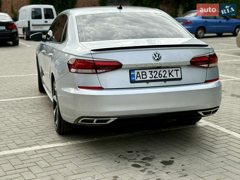 Седан Volkswagen Passat 2020 в Житомирі