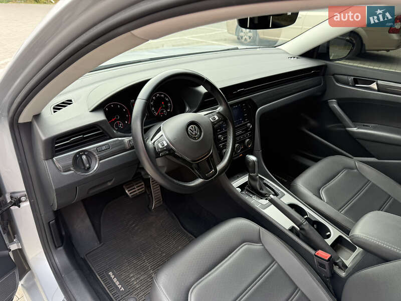 Седан Volkswagen Passat 2020 в Житомирі