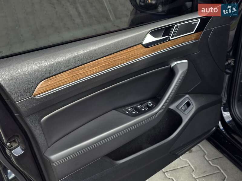 Універсал Volkswagen Passat 2015 в Тернополі