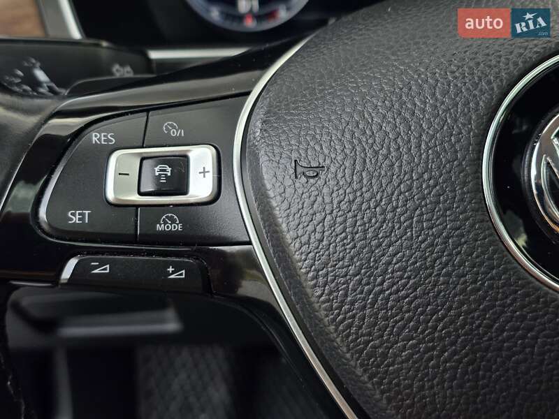 Універсал Volkswagen Passat 2015 в Тернополі