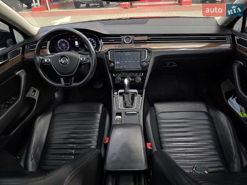 Універсал Volkswagen Passat 2015 в Тернополі