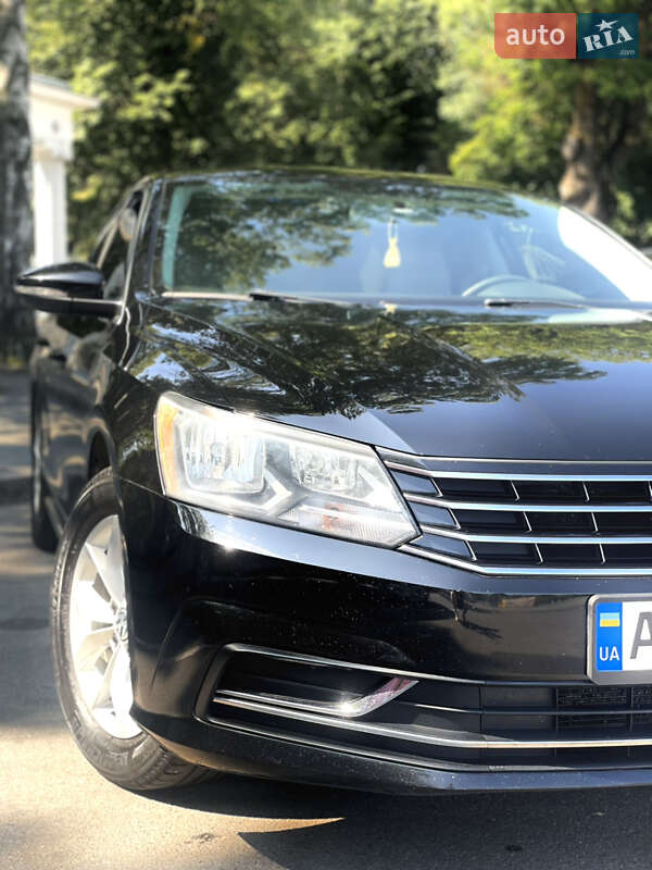 Седан Volkswagen Passat 2015 в Виннице