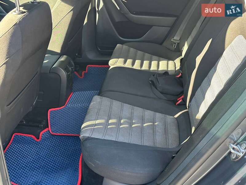 Універсал Volkswagen Passat 2011 в Хмельницькому