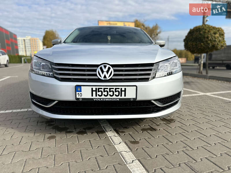 Седан Volkswagen Passat 2013 в Софиевской Борщаговке