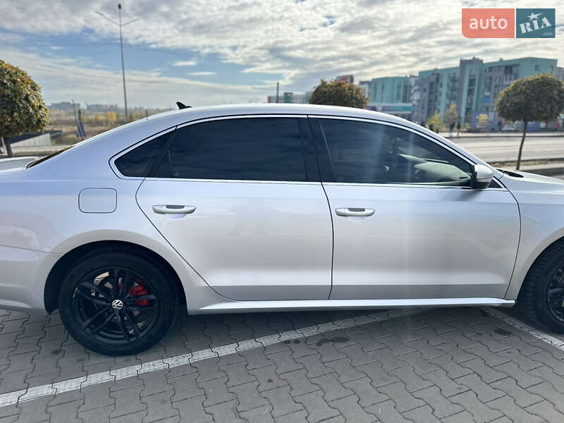 Седан Volkswagen Passat 2013 в Софиевской Борщаговке