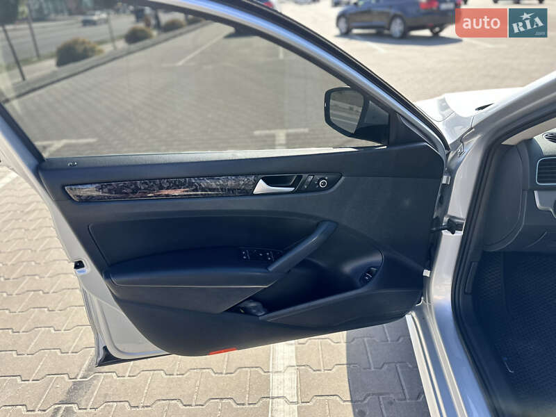 Седан Volkswagen Passat 2013 в Софиевской Борщаговке