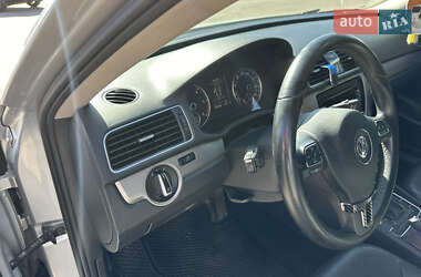 Седан Volkswagen Passat 2013 в Софиевской Борщаговке