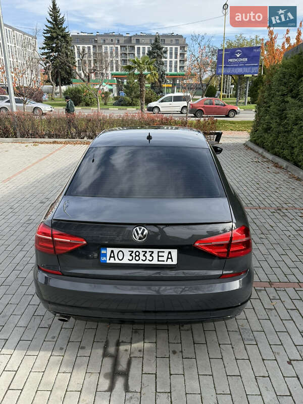 Седан Volkswagen Passat 2016 в Ужгороде