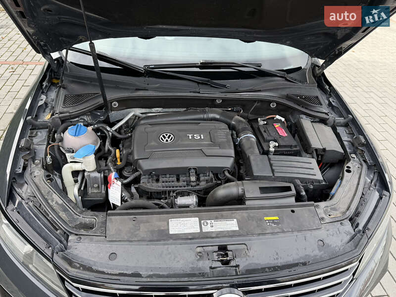 Седан Volkswagen Passat 2016 в Ужгороде