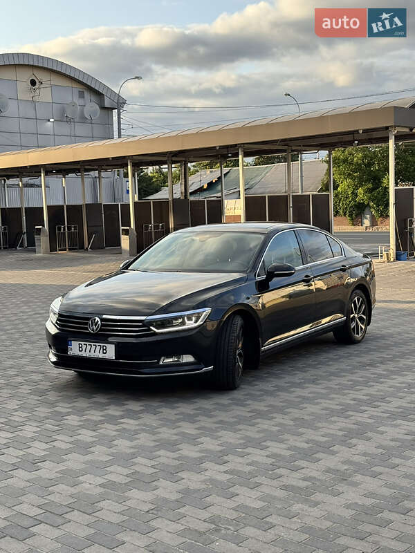 Седан Volkswagen Passat 2018 в Запорожье