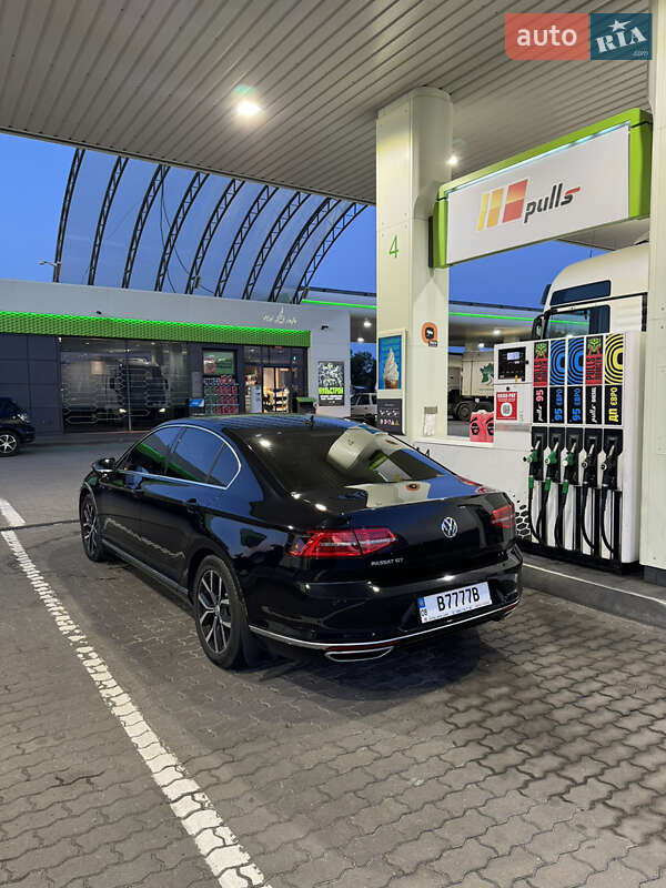 Седан Volkswagen Passat 2018 в Запорожье
