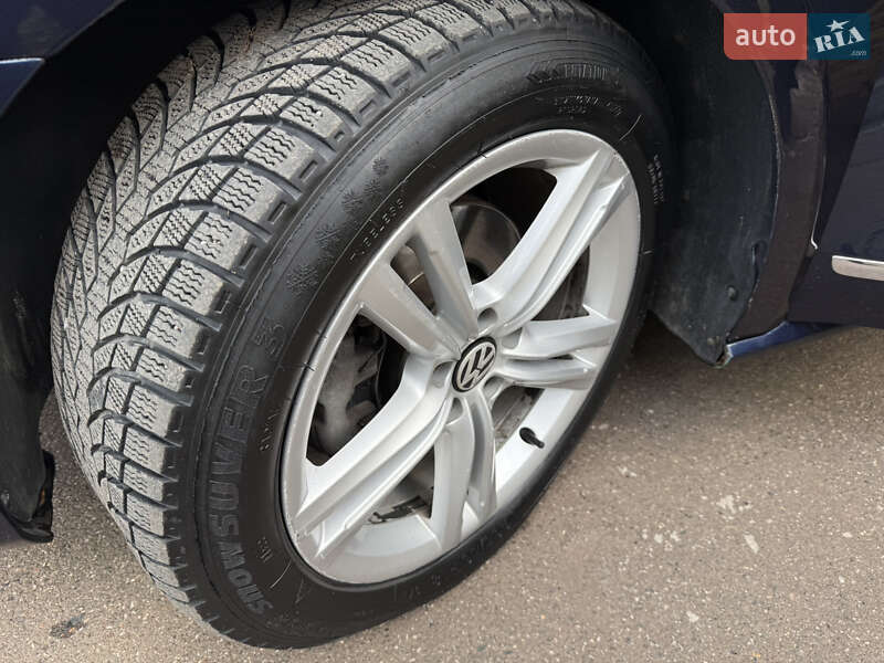 Седан Volkswagen Passat 2012 в Кривом Роге