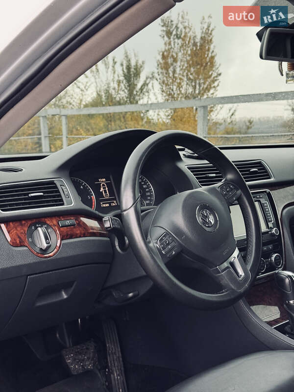 Седан Volkswagen Passat 2013 в Прилуках