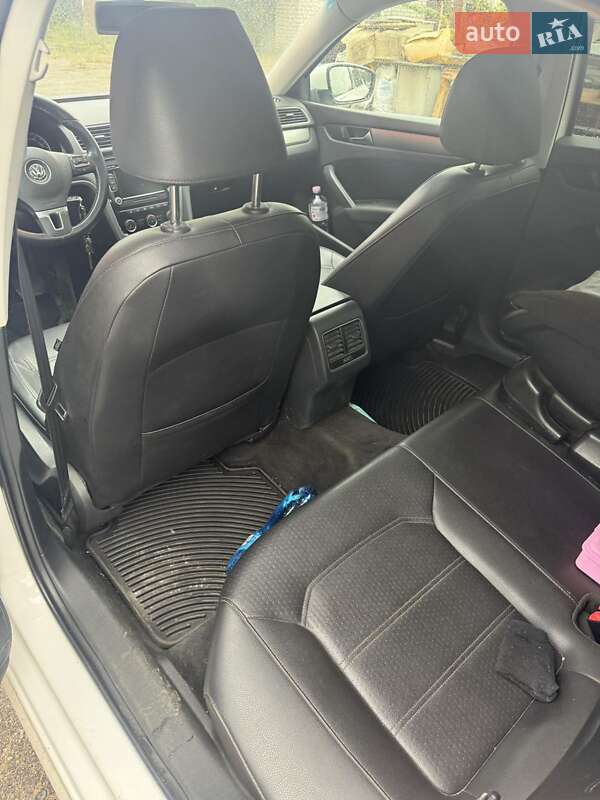 Седан Volkswagen Passat 2013 в Каменском