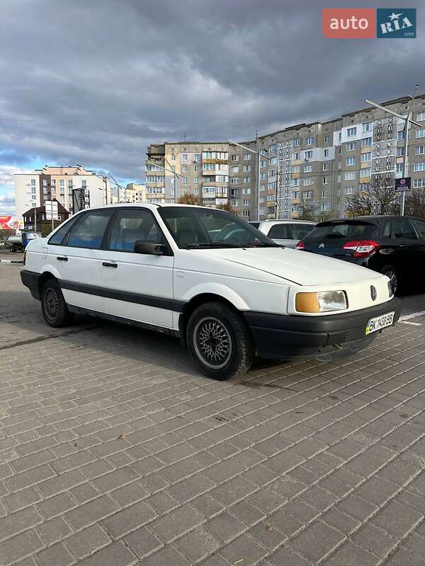 Седан Volkswagen Passat 1988 в Ровно фото 3 Седан Volkswagen Passat 1988 в Ровно
