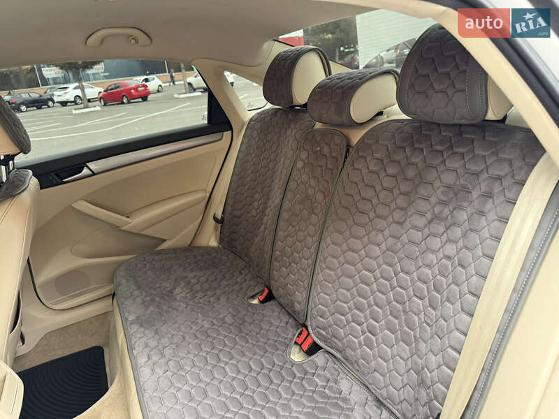 Седан Volkswagen Passat 2015 в Одессе