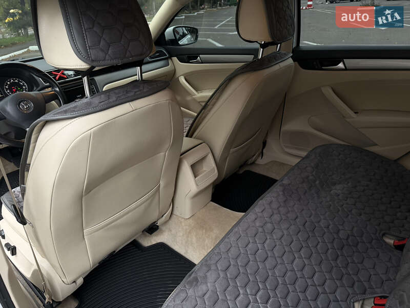 Седан Volkswagen Passat 2015 в Одессе