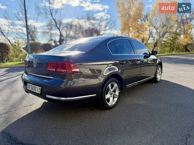 Седан Volkswagen Passat 2011 в Киеве