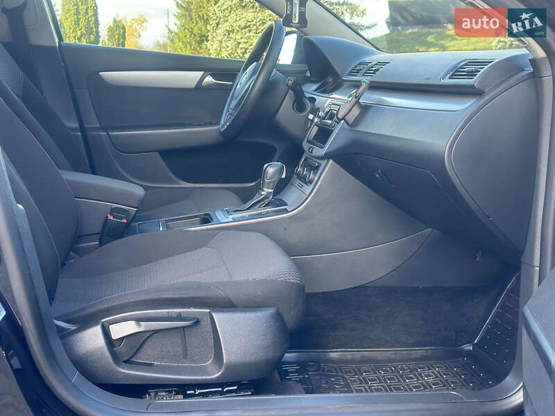 Седан Volkswagen Passat 2013 в Дубні