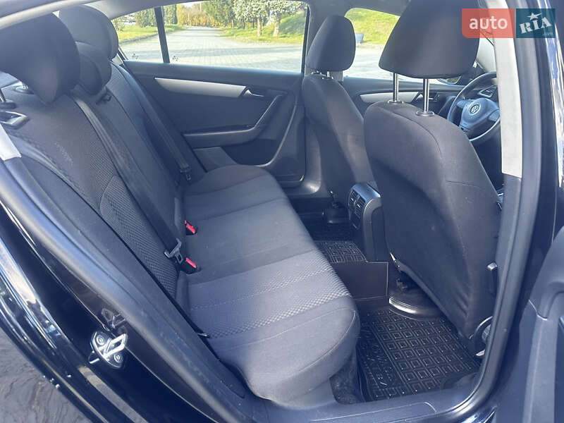 Седан Volkswagen Passat 2013 в Дубні