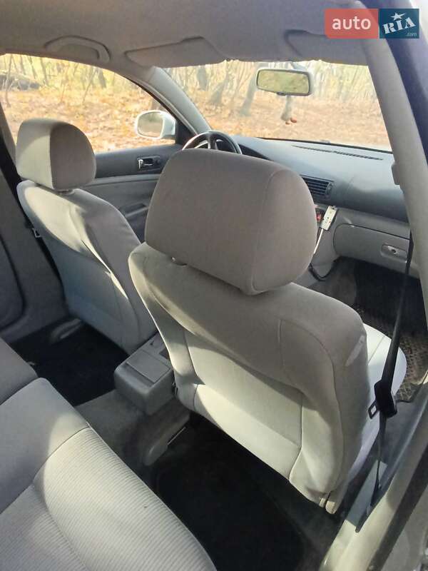 Універсал Volkswagen Passat 2004 в Києві