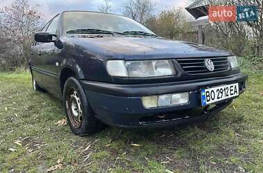 Седан Volkswagen Passat 1994 в Подгайцах