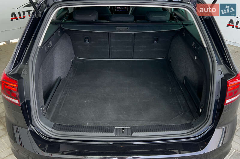 Універсал Volkswagen Passat 2021 в Львові