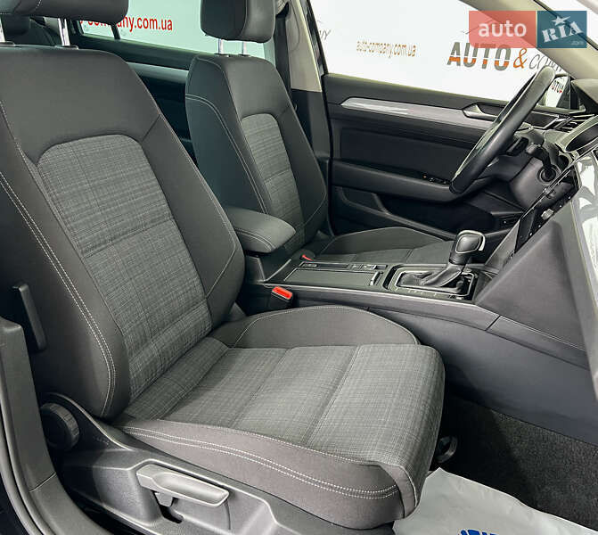 Універсал Volkswagen Passat 2021 в Львові