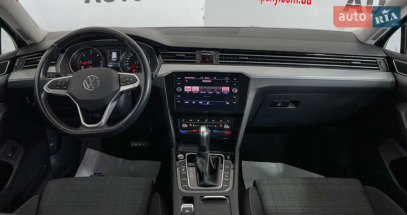 Універсал Volkswagen Passat 2021 в Львові