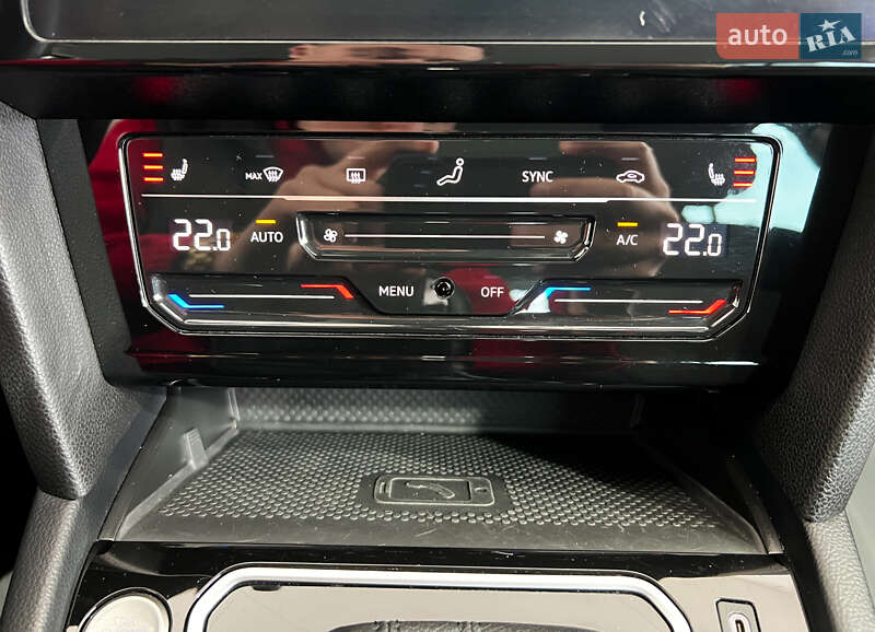 Універсал Volkswagen Passat 2021 в Львові