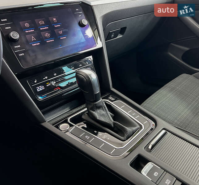 Універсал Volkswagen Passat 2021 в Львові