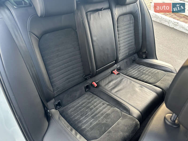 Седан Volkswagen Passat 2016 в Одессе