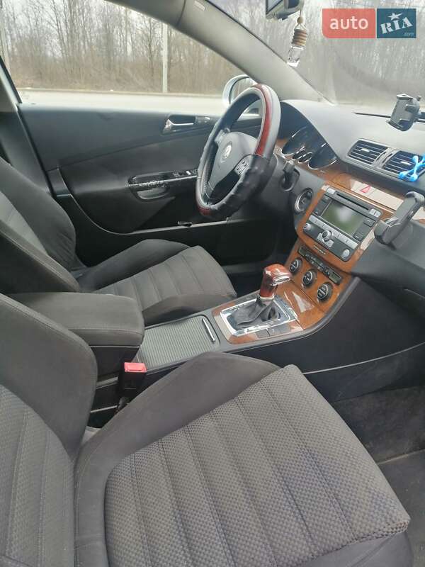 Универсал Volkswagen Passat 2005 в Полтаве