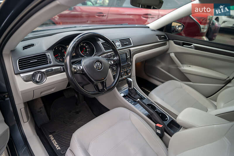 Седан Volkswagen Passat 2016 в Києві