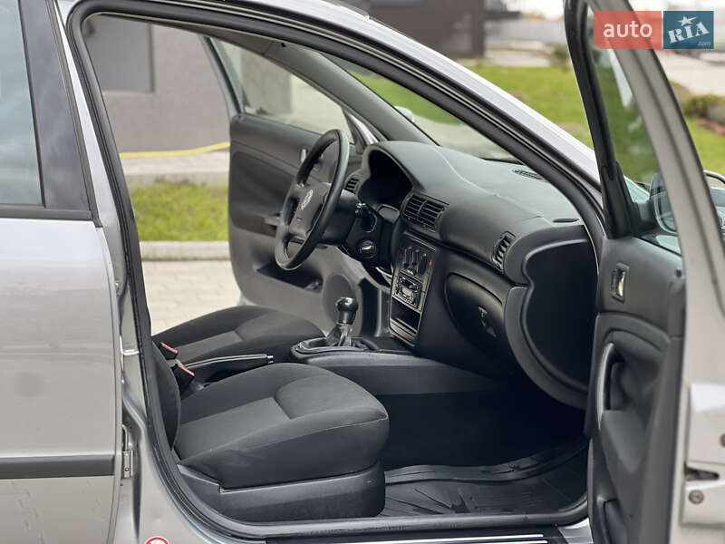 Седан Volkswagen Passat 2001 в Тернополе