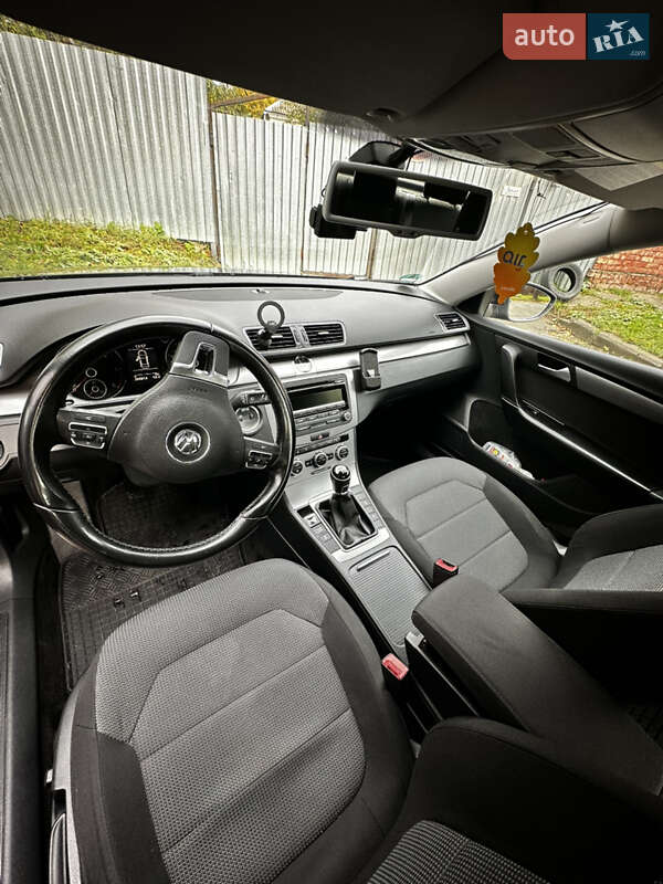 Седан Volkswagen Passat 2014 в Хмельницком