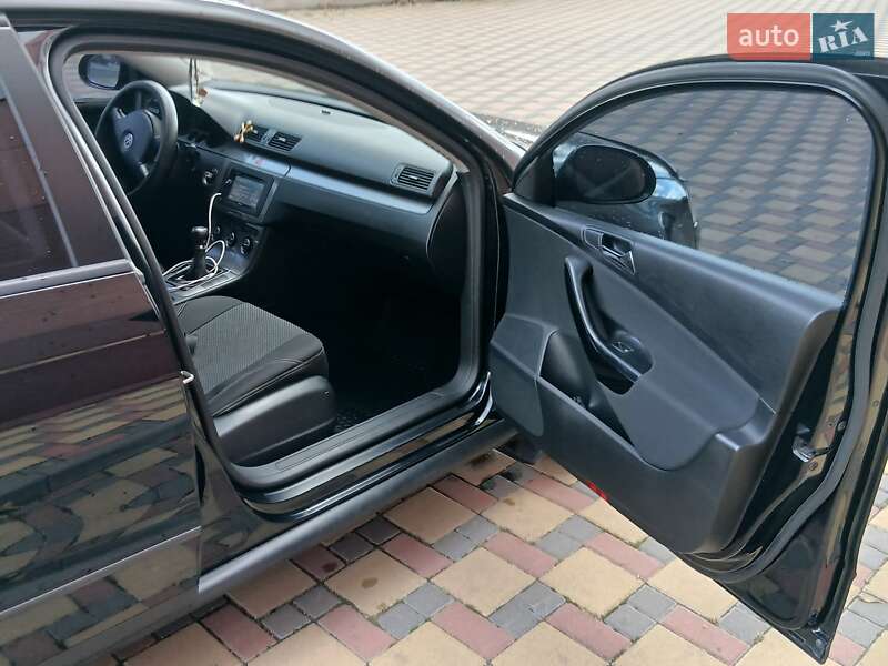Седан Volkswagen Passat 2008 в Гайсине