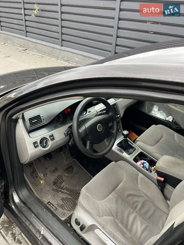 Седан Volkswagen Passat 2005 в Крюківщині
