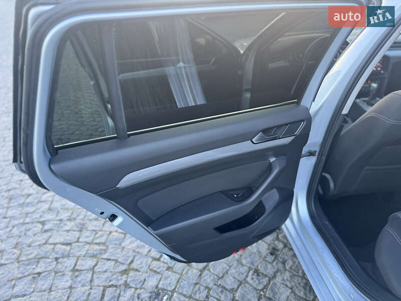 Універсал Volkswagen Passat 2021 в Києві