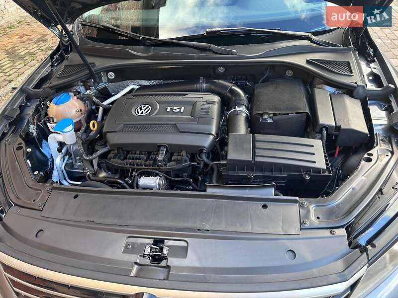 Седан Volkswagen Passat 2016 в Киеве
