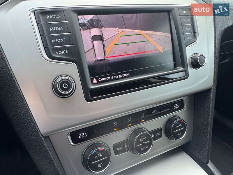 Универсал Volkswagen Passat 2015 в Черновцах